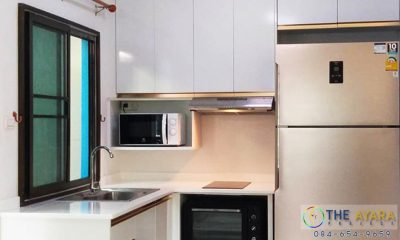 ชุดครัว Built-in โครงซีเมนต์บอร์ด หน้าบาน Melamine สีขาวเงา