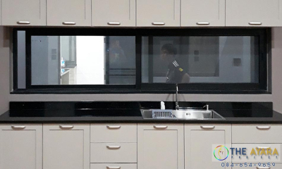ชุดครัว Built-in โครงซีเมนต์บอร์ด หน้าบาน PVC สีเทาอ่อน