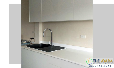 ชุดครัว Built-in โครงซีเมนต์บอร์ด หน้าบาน Melamine สีขาวด้าน