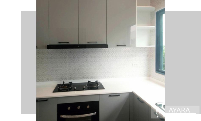 ชุดครัว Built-in โครงซีเมนต์บอร์ด หน้าบาน Hi Gloss สีเทาเงา