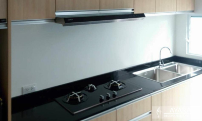 ชุดครัว Built-in โครงซีเมนต์บอร์ด หน้าบาน Melamine ES 5006-17 ลายไม้
