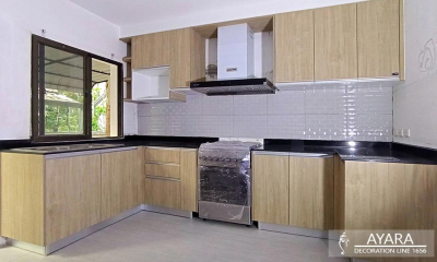 ชุดครัว Built-in โครงซีเมนต์บอร์ด หน้าบาน Laminate สี Danish Maple
