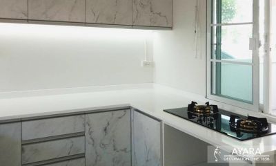 ชุดครัว Built-in โครงซีเมนต์บอร์ด หน้าบาน Melamine ES 2001-18 ลายหินอ่อน