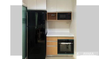 ชุดครัว Built-in โครงซีเมนต์บอร์ด หน้าบาน Melamine สี ES 5001-17 + Hi Gloss สีขาวเงา