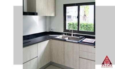 ชุดครัว Built-in โครงซีเมนต์บอร์ด หน้าบาน Laminate สี Alabaster Oak