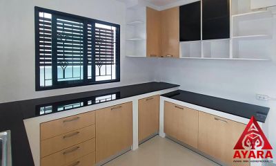 ชุดครัว Built-in โครงซีเมนต์บอร์ด หน้าบาน Melamine สี Brown Oak