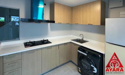 ชุดครัว Built-in โครงซีเมนต์บอร์ด หน้าบาน Melamine สี Brown Oak
