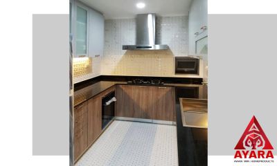 ชุดครัว Built-in โครงซีเมนต์บอร์ด หน้าบาน Laminate สี Kitami Ruster + Melamine สีเทา