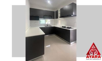 ชุดครัว Built-in โครงซีเมนต์บอร์ด หน้าบาน Melamine สีเทาผิวส้ม