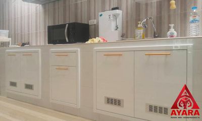 ชุดครัว Built-in โครงซีเมนต์บอร์ด หน้าบาน Hi Gloss สีขาวเงา