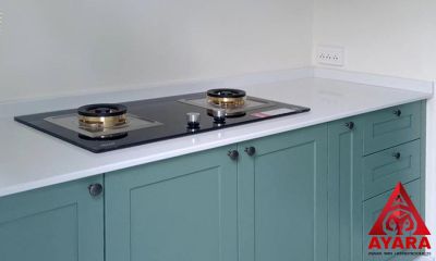 ชุดครัว Built-in ตู้ล่าง โครงซีเมนต์บอร์ด หน้าบาน HMR พ่นสีเขียวด้าน ยกขอบ