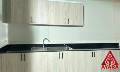 ชุดครัว Built-in โครงซีเมนต์บอร์ด หน้าบาน Laminate สี Kitami Ruster ลายไม้