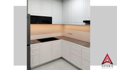 ชุดครัว Built-in โครงซีเมนต์บอร์ด หน้าบาน PVC สีครีม