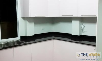ชุดครัว Built-in หน้าบาน Hi Gloss สีขมพู