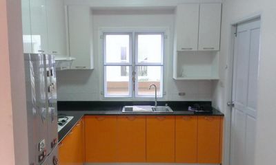 ชุดครัว Built-in Acrylic สีส้ม