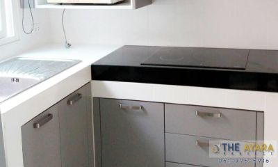 ชุดครัว Built-in โครงซีเมนต์บอร์ด หน้าบาน Laminate สี Tornado