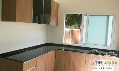 ชุดครัว Built-in โครงซีเมนต์บอร์ด หน้าบาน Laminate ชุด A+B สี Cherry Afromosia