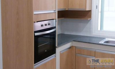 ชุดครัว Built-in โครงซีเมนต์บอร์ด หน้าบาน Laminate Wilsonart สี New Age Oak