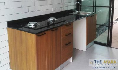 ชุดครัว Built-in โครงซีเมนต์บอร์ด หน้าบาน Laminate สี Teak Allover