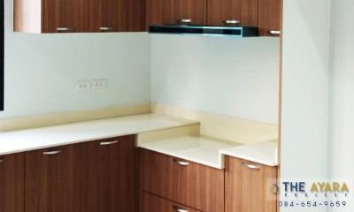 ชุดครัว Built-in โครงซีเมนต์บอร์ด หน้าบาน Laminate สี Oiled Legno