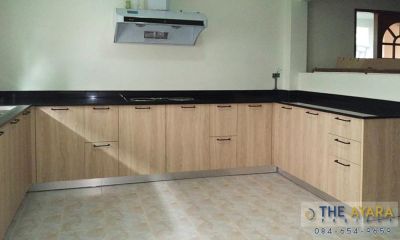 ชุดครัว Built-in โครงซีเมนต์บอร์ด หน้าบาน สี Beige Oak