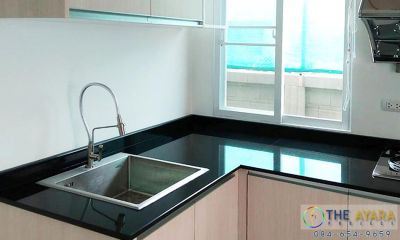 ชุดครัว Built-in โครงซีเมนต์บอร์ด หน้าบาน Melamine สี Rijeka Oak