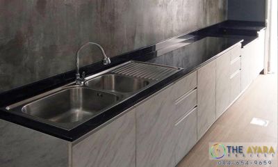 ชุดครัว Built-in โครงซีเมนต์บอร์ด หน้าบาน Melamine สี Mable ลายหินอ่อน
