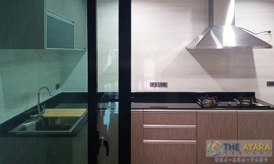 ชุดครัว Built-in โครงซีเมนต์บอร์ด หน้าบาน Laminate สี Sarume Strand
