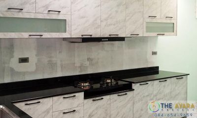 ชุดครัว Built-in โครงซีเมนต์บอร์ด หน้าบาน Melamine สี Mable