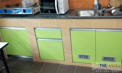 ชุดครัว Built-in โครงซีเมนต์บอร์ด หน้าบาน Laminate สี Lime