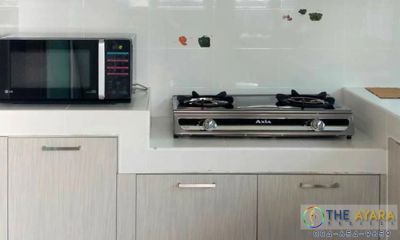ชุดครัว Built-in โครงซีเมนต์บอร์ด หน้าบาน Laminate สี Smoke Strand