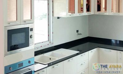 ชุดครัว Built-in โครงซีเมนต์บอร์ด หน้าบาน Hi Gloss สีครีม