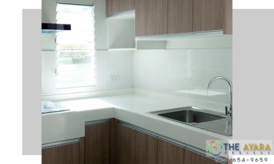 ชุดครัว Built-in โครงซีเมนต์บอร์ด หน้าบาน Laminate สี Olive Afromosia