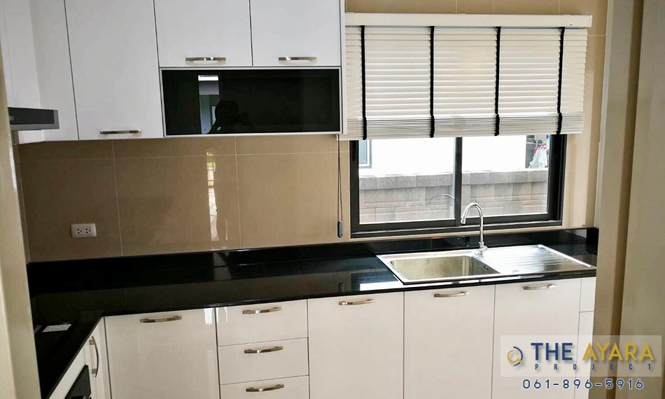  ชุดครัว Built-in โครงซีเมนต์บอร์ด หน้าบาน Hi Gloss สีขาว