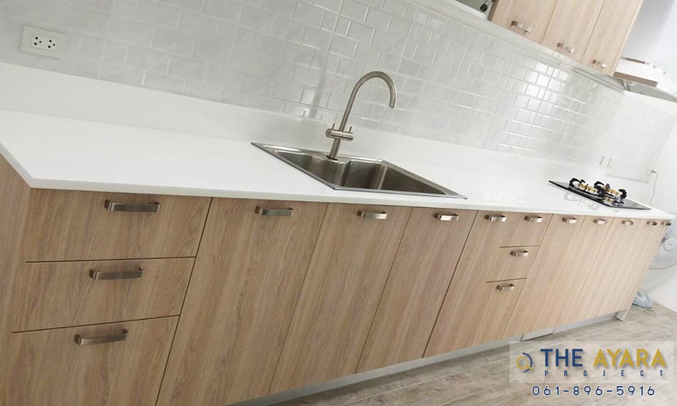 ชุดครัว Built-in โครงซีเมนต์บอร์ด หน้าบาน Laminate สี Beige Oak