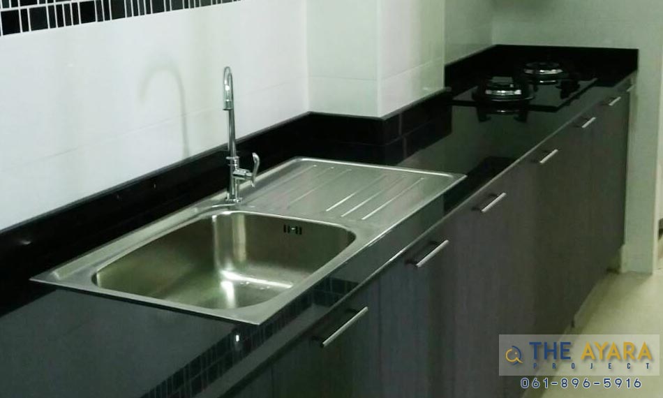 ชุดครัว Built-in โครงซีเมนต์บอร์ด หน้าบาน Laminate สี Burnt Strand