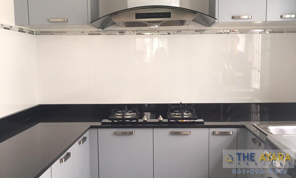 ชุดครัว Built-in โครงซีเมนต์บอร์ด หน้าบาน Laminate สี Steel