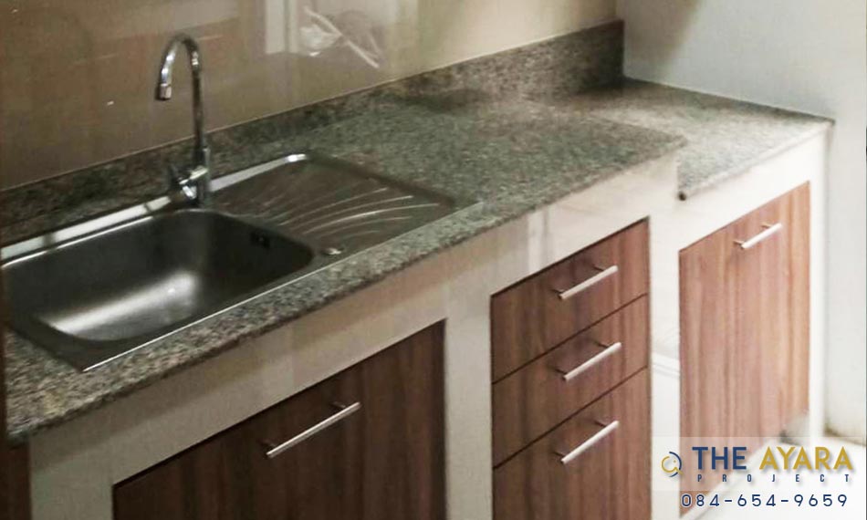 ชุดครัว Built-in โครงซีเมนต์บอร์ด หน้าบาน Laminate สี Oiled Walnut