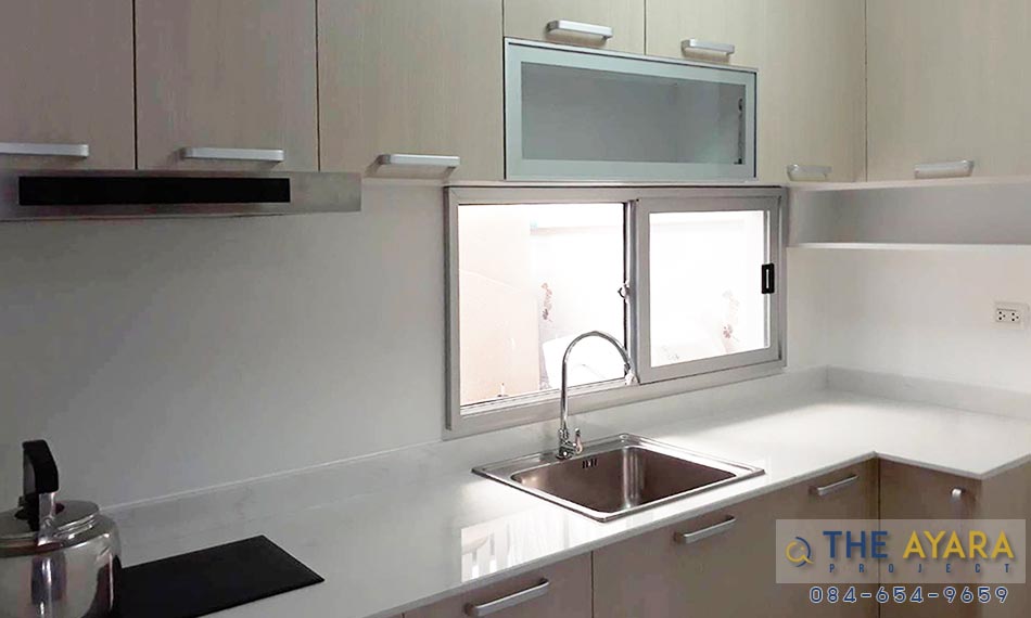 ชุดครัว Built-in โครงซีเมนต์บอร์ด หน้าบาน Melamine สี Ash