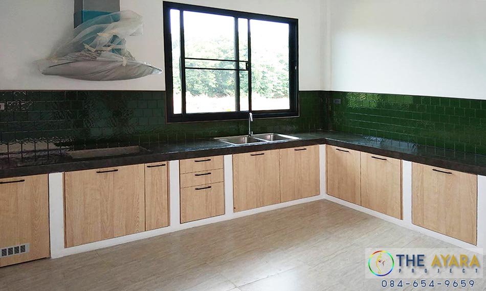 ชุดครัว Built-in โครงซีเมนต์บอร์ด หน้าบาน Melamine สี Light Walnut