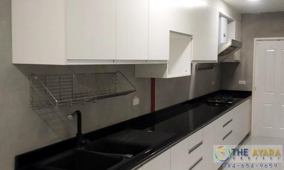 ชุดครัว Built-in โครงซีเมนต์บอร์ด หน้าบาน Melamine สี Oak ลายไม้