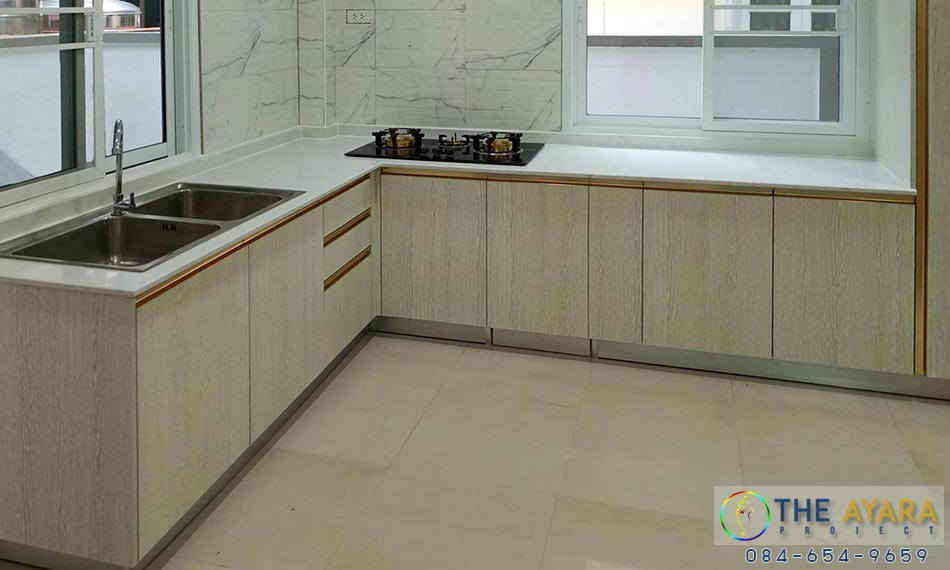 ชุดครัว Built-in โครงซีเมนต์บอร์ด หน้าบาน Melamine สี Cassia Siamea