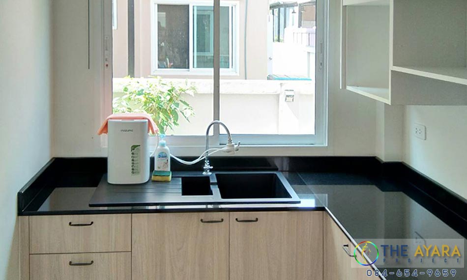 ชุดครัว Built-in โครงซีเมนต์บอร์ด หน้าบาน Melamine สี Elm + Oak ลายไม้