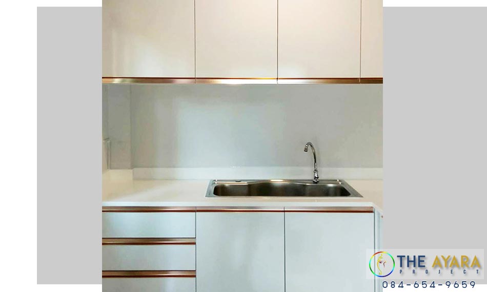 ชุดครัว Built-in โครงซีเมนต์บอร์ด หน้าบาน Melamine สีขาวเงา
