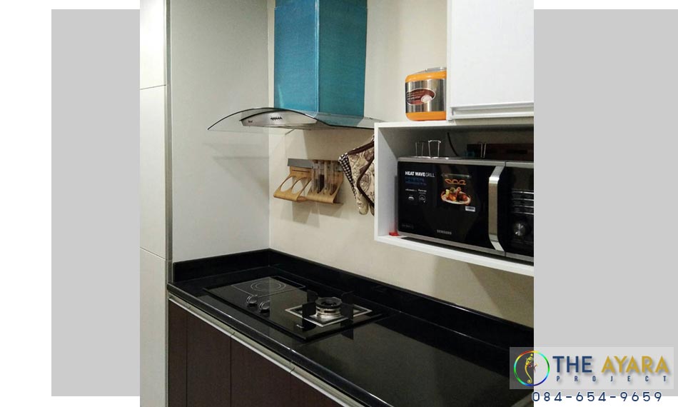 ชุดครัว Built-in โครงซีเมนต์บอร์ด หน้าบาน Melamine สี Walnut + Oak ลายไม้