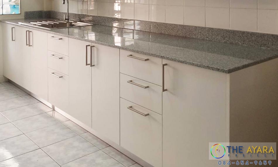 ชุดครัว Built-in โครงซีเมนต์บอร์ด หน้าบาน Melamine สีขาวด้าน