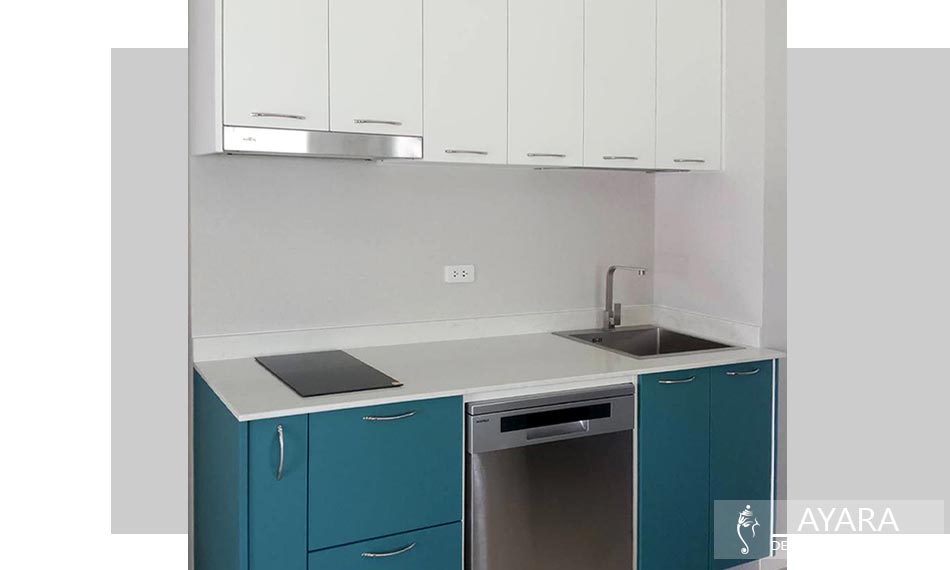 ชุดครัว Built-in โครงซีเมนต์บอร์ด หน้าบาน PVC สีฟ้า + สีขาว