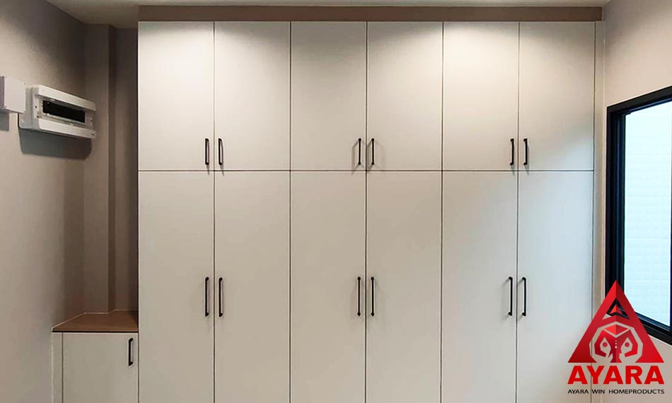 ชุดตู้สูง Built-in โครง HMR หน้าบาน Melamine สีขาวด้านผิวส้ม