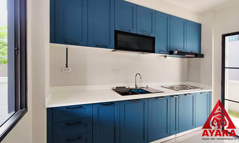 ชุดครัว Built-in โครงซีเมนต์บอร์ด หน้าบาน PVC สีฟ้าเข้ม เซาะร่อง Stack