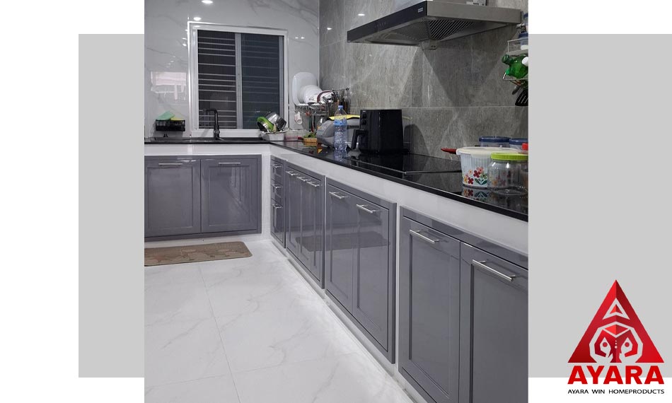 ชุดครัว Built-in โครงซีเมนต์บอร์ด หน้าบาน Hi Gloss สีเทาเงา